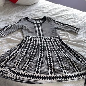 Nina Leonard Black and White Geometric Short Dress. Perfect condition. Large.